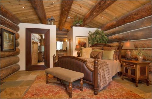 Декоративные балки на потолок из дерева. Цена вопроса или материалы для изготовления балок