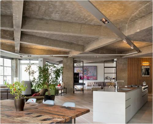 Декоративные балки на потолок из дерева. Цена вопроса или материалы для изготовления балок