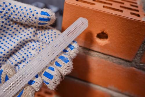 Анкера для рыхлых стен. Как закрепить дюбель в стене, из которой сыплется штукатурка