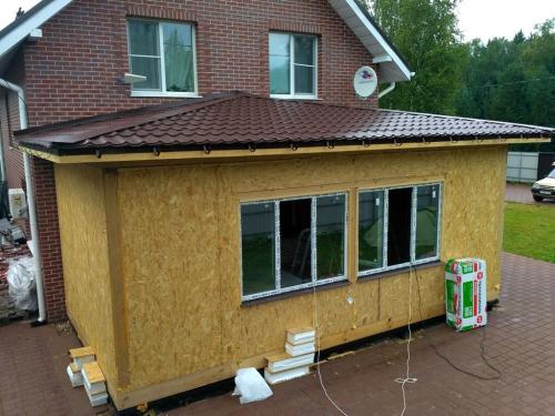 Каркасная пристройка к дому из бруса. Самостоятельное возведение каркасной веранды к дому: полный порядок действий