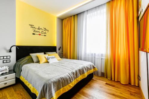 Как правильно повесить карниз от стены до стены. Определяемся с местом крепления карниза для штор к стене