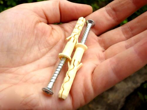 Как крепить гардину в рыхлую стену. Устройство настенного крепежа