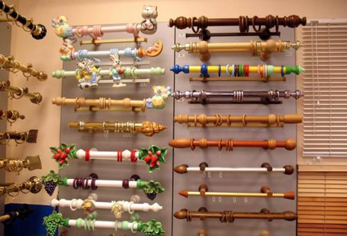 Крепление гардины к стене. Виды карнизов для гардин