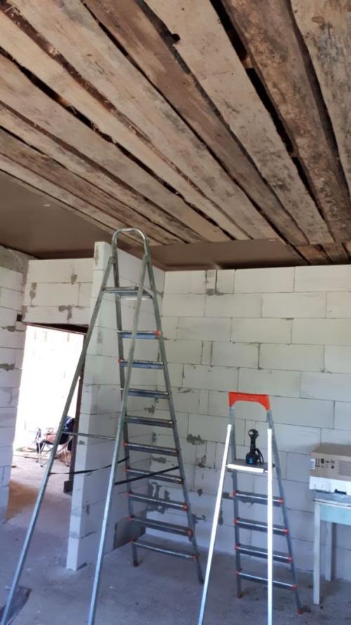 Черновой потолок из досок по деревянным балкам. Классический вариант подшивка потолка по деревянным балкам 01