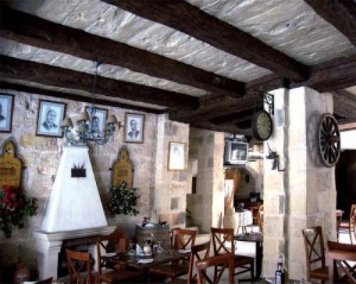 Потолок с фальш балками. Декоративные балки. Что это такое и для чего они нужны