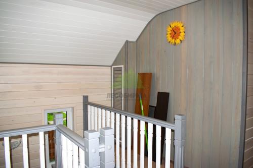 Отделка стен с помощью древесины. Фотографии интерьеров, которые отделаны древесиной 13