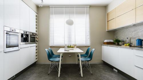 Варианты отделки стен под дерево. Дерево в интерьере