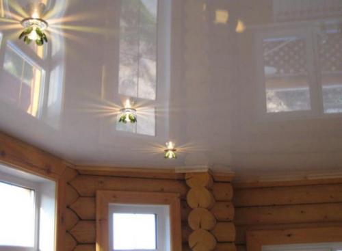 Чем отделать низкий потолок в частном доме. Визуальное увеличение высоты
