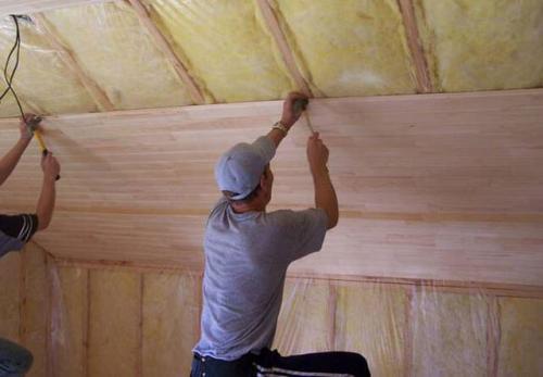 Перекрытие потолка в частном доме своими руками. Монтаж подшивных потолков 01