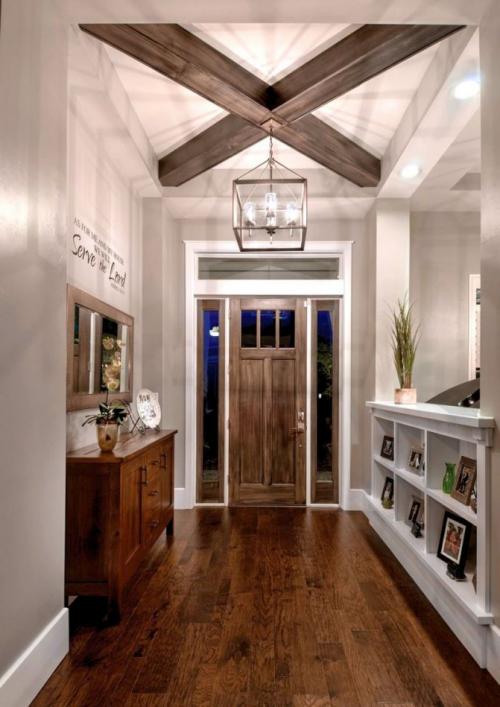 Нарядные декоративные балки и особенности их крепления. Какому стилю подходит декорирование балками