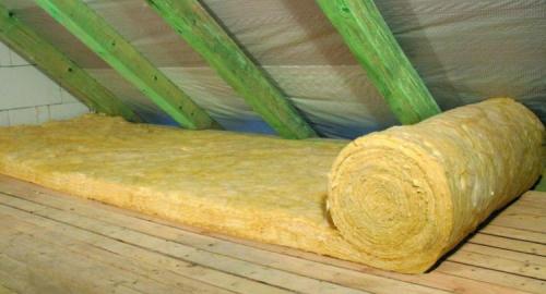 Утепление потолка в доме с холодной крышей. Утеплитель для потолка под холодной крышей —, какой выбрать, технология монтажа