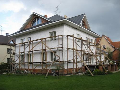 Пенопласт между кирпичной кладкой. Утепление стен при помощи пенопласта