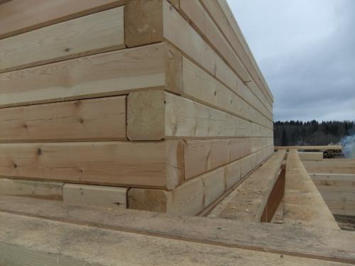 Как крепить брус 150х150. Виды крепежа бруса