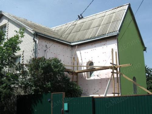 Чем лучше утеплить дом снаружи пенопластом или пенополистиролом. Общие свойства пенопласта и пеноплекса