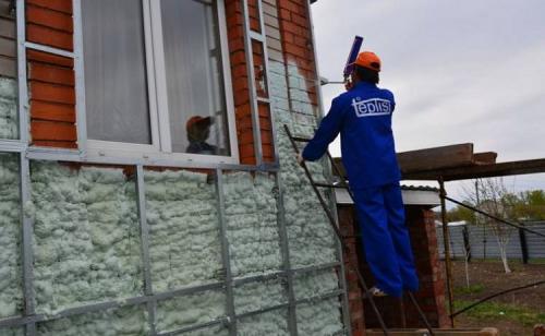 Утеплитель для кирпичной стены. Чем и как утеплить фасад кирпичного загородного дома: полезные советы и рекомендации