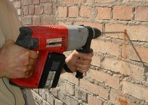 Как прикрутить рейку к бетонной стене. Крепление к бетону 19 Как прикрутить рейку к бетонной стене. Крепление к бетону 19