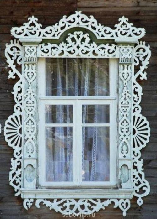 Как называется резное украшение вокруг окна. О чём рассказывают оконные наличники русских домов: символизм в деревянном зодчестве
