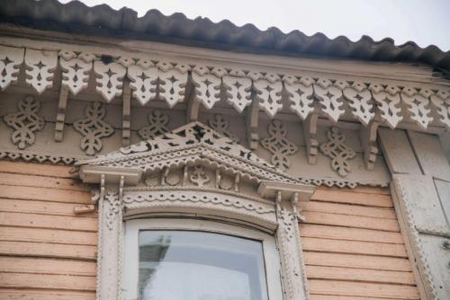 Деревянные украшения на передней части крыши. Немного истории