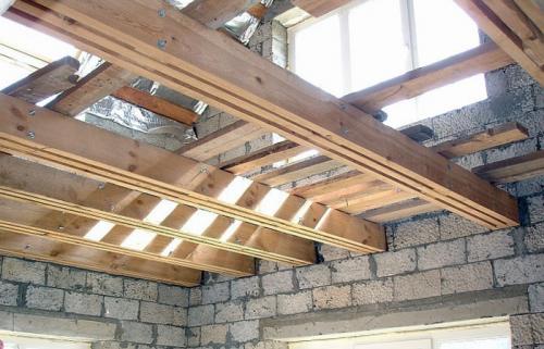 Как сделать балку перекрытия из досок. Как изготовить балку перекрытия из досок длиной 6 метров размером 50х150 мм, при длине пролета 6 метров от стены до стены. 10