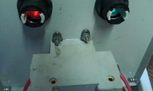 Как закрепить Автомат Без дин рейки на стене. Метод крепления электрического защитного автомата на панели 06 Как закрепить Автомат Без дин рейки на стене. Метод крепления электрического защитного автомата на панели 06