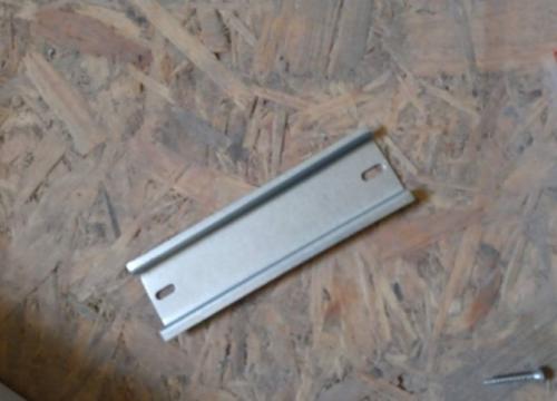 Крепление дин рейки в шкафу. G-образная