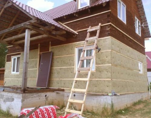 Утепление деревянного дома снаружи минватой. Утепление деревянного дома минватой под сайдинг