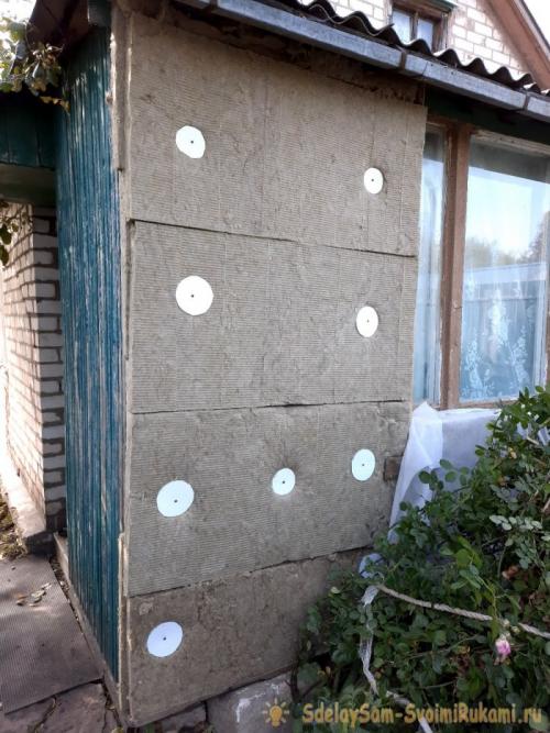 Утепление стен минватой. Монтаж утеплителя