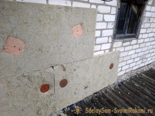 Утепление стен минватой. Монтаж утеплителя