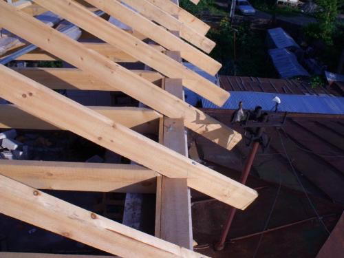 Крепление балки к кирпичной стене. Размеры балок и способы их монтажа