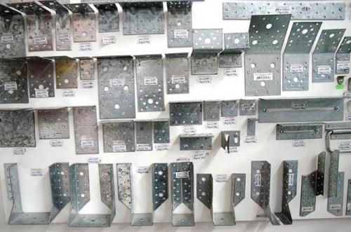 Крепление бруса к деревянной стене. Крепление бруса к стене