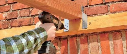 Как крепить брус 50х50 к кирпичной стене. Крепление бруса к стене из кирпича