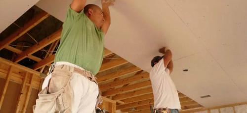Гипсокартон на дранку потолок. Гипсокартон на потолок в деревянном доме (27 фото): как правильно крепить, монтаж без каркаса, как сделать обшивку по балкам, видео