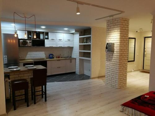 Потолок из гипсокартона на кухне: 25 вдохновляющих интерьеров