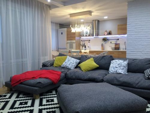 Потолок из гипсокартона на кухне: 25 вдохновляющих интерьеров