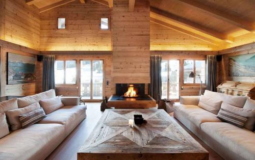 Потолок в деревянном доме с балками. Деревянный потолок с декоративными балками: 165+ (Фото) дизайна и отделки