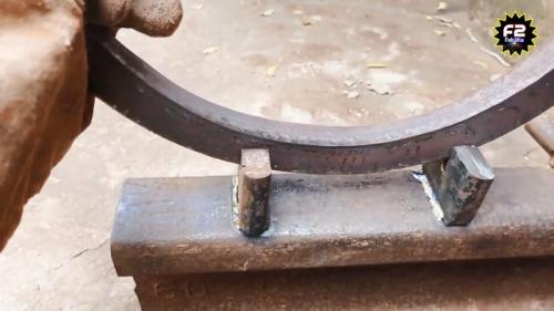 Как согнуть деревянный уголок. Процесс изготовления приспособления и гибки на нем стального уголка