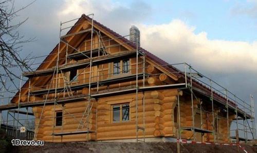 Дом из дуба. Преимущества древесины дуба