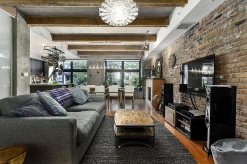 Деревянный потолок в интерьере 2023. Выбираем вариант оформления потолка 30