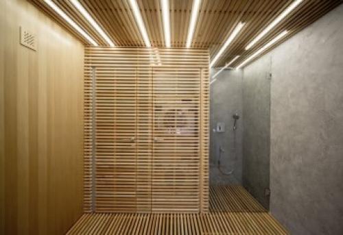 Реечный потолок из массива сосны. Все о монтаже и ремонте потолков своими руками