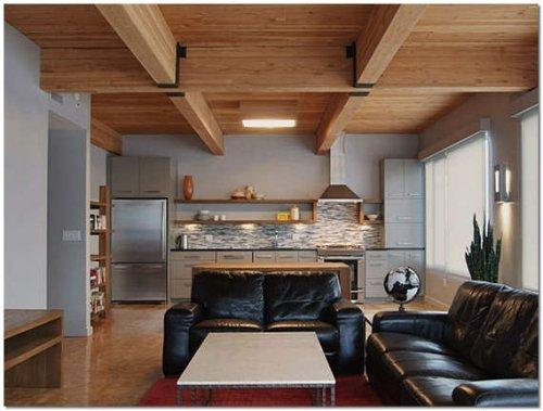 Какие потолки лучше сделать в частном доме. Отделка потолков в доме деревом 01