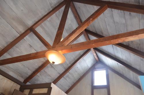 Монтаж потолочных балок своими руками. Установка потолочных балок 14 Монтаж потолочных балок своими руками. Установка потолочных балок 14