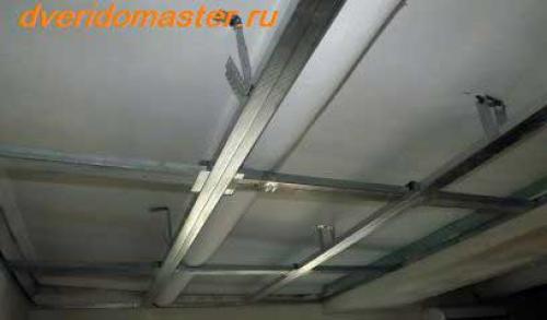 Когда и зачем нужны декоративные балки на потолок. Потолочные декоративные балки: из чего сделать и как обыграть в интерьере 24