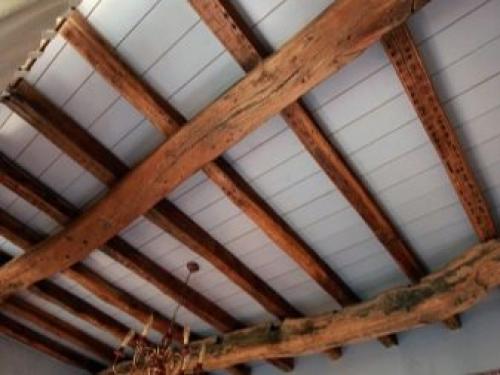 Фальш балки в интерьере. Виды 01