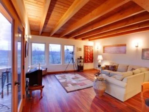 Хотим потолок с открытыми лагами в дачном доме.. Особенности потолков в дачном доме 10 Хотим потолок с открытыми лагами в дачном доме.. Особенности потолков в дачном доме 10