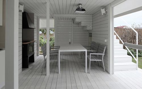 Потолок из дерева в интерьере квартиры. Варианты исполнения деревянного потолка