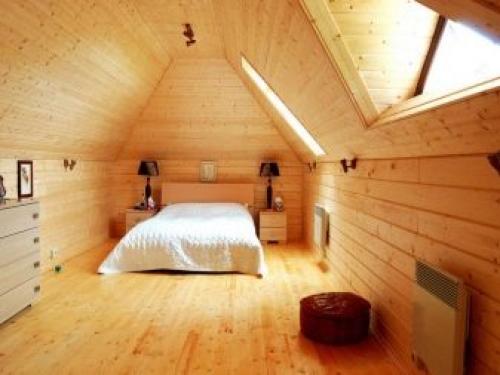 Потолок из дерева в интерьере квартиры. Варианты исполнения деревянного потолка 13 Потолок из дерева в интерьере квартиры. Варианты исполнения деревянного потолка 13