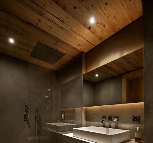 Потолок из дерева в интерьере квартиры. Варианты исполнения деревянного потолка