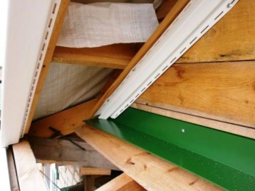 Чем обшить мансарду изнутри недорого. Дизайн мансарды и декоративная отделка 37