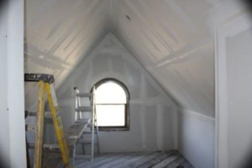 Простая и недорогая отделка мансарды. Отделка мансарды своими руками, фото вариантов