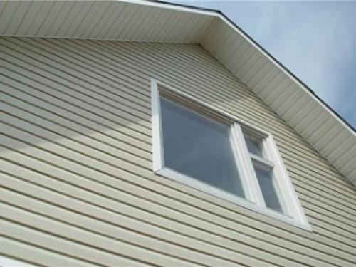 Чем обшить мансарду изнутри недорого. Дизайн мансарды и декоративная отделка 34